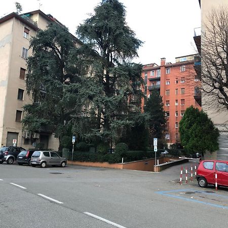 Tra Le Torri B&B - Ampia Stanza Privata In Appartamento Con Bagno Privato Accessibile Da Corridoio Bolonia Zewnętrze zdjęcie