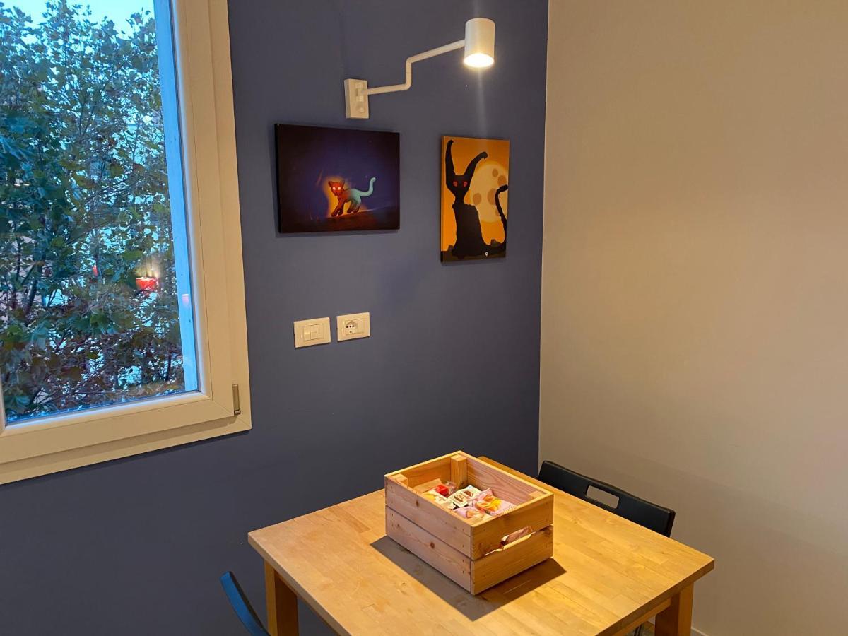 Tra Le Torri B&B - Ampia Stanza Privata In Appartamento Con Bagno Privato Accessibile Da Corridoio Bolonia Zewnętrze zdjęcie
